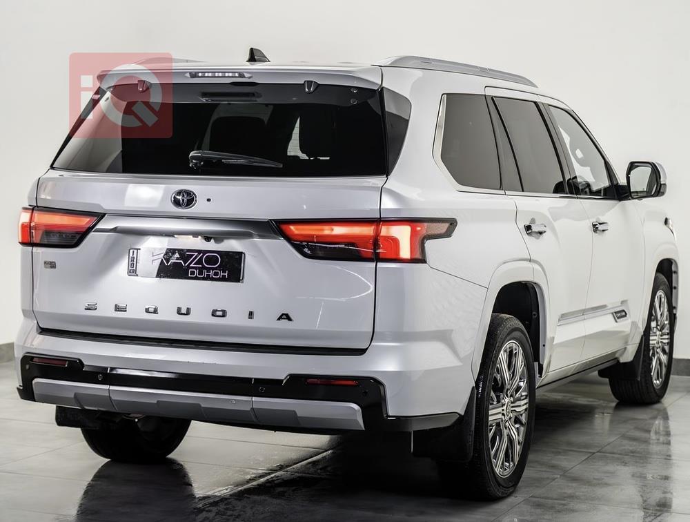 تويوتا سيكويا